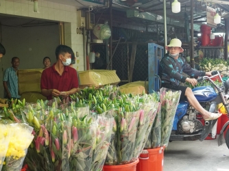 Ngày 29 Tết, hàng tươi sống tại siêu thị giảm giá tới 50%